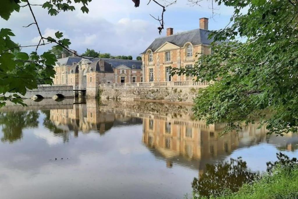 Agreable Studio Dans Le Centre Historique La Ferté-Saint-Aubin Eksteriør billede